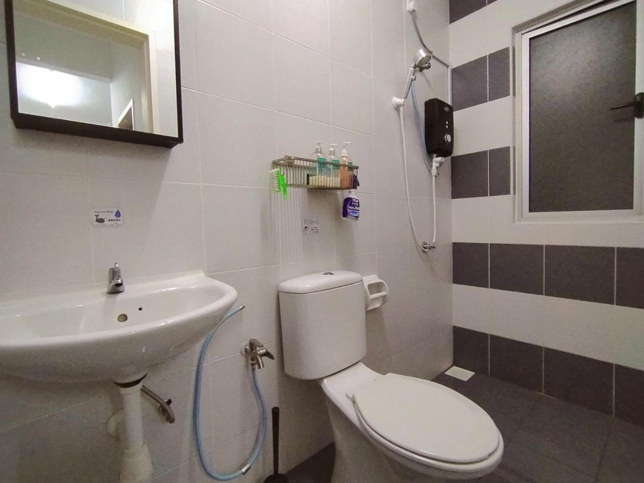 Apartment Camellia Forestview Seri Austin Near Eco Palladium By Harmony *